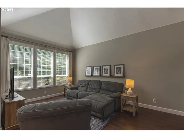 14583 NW Dawnwood DR, Portland, OR 97229