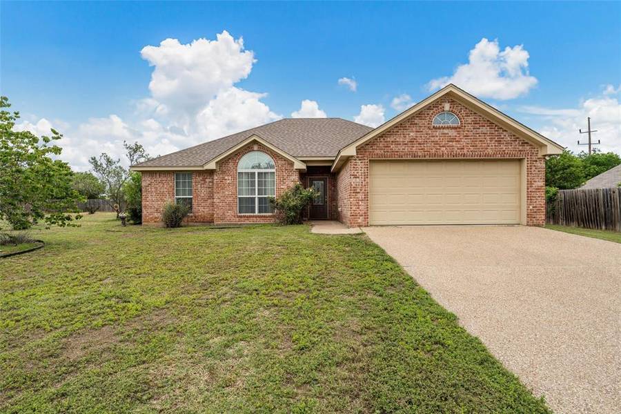 108 Redbud Street, Meridian, TX 76665