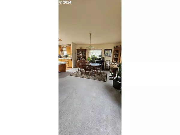 Coos Bay, OR 97420,517 PUERTO VISTA DR