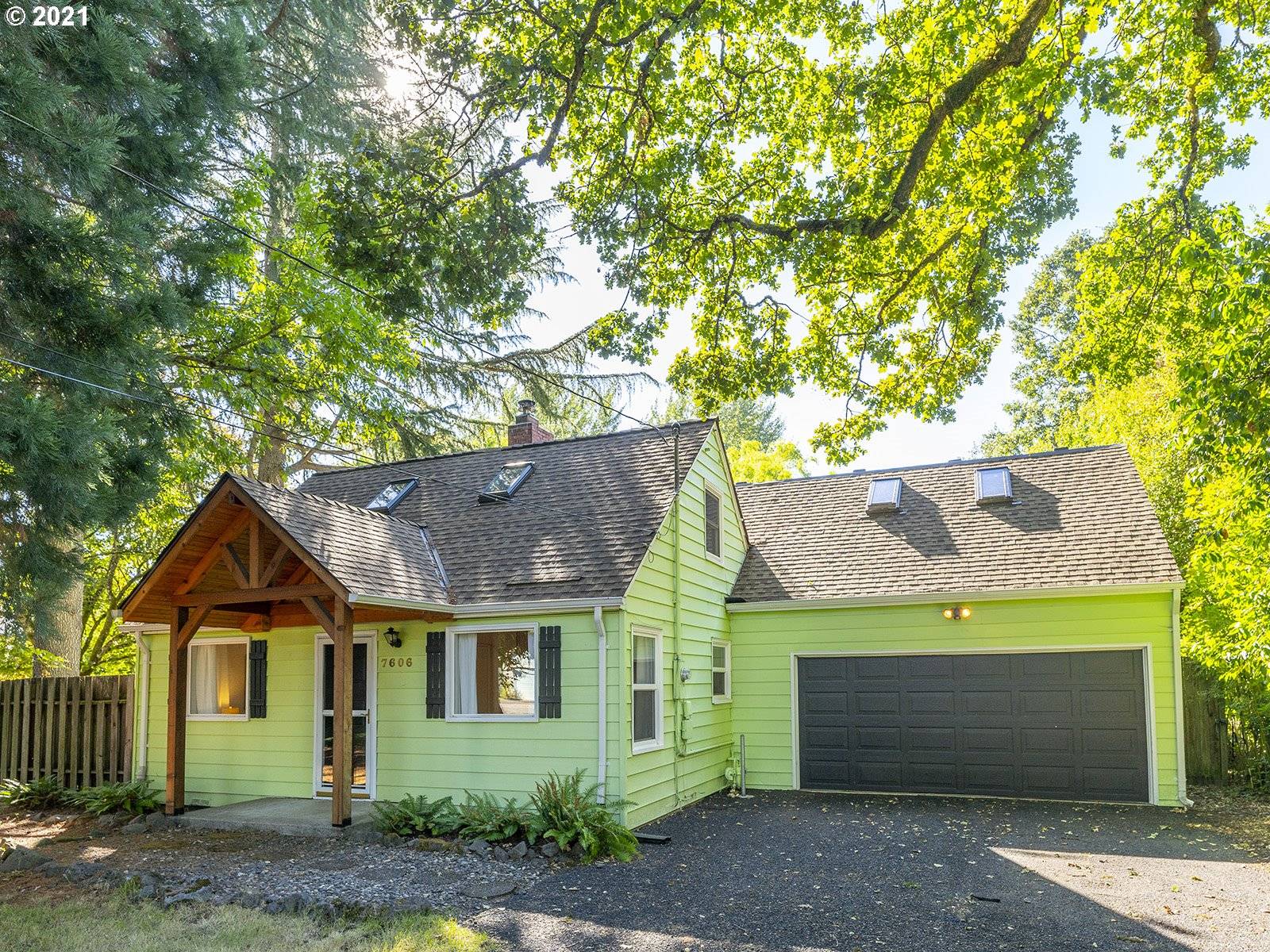 7606 SW FLORENCE LN, Portland, OR 97223