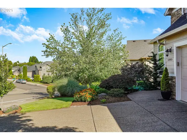 5885 LONE OAK RD, Salem, OR 97306