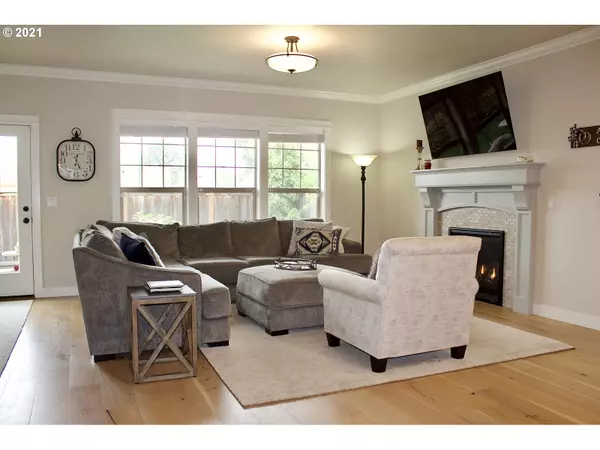 Eugene, OR 97401,1250 WOODFIELD DR