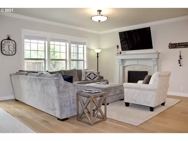 Eugene, OR 97401,1250 WOODFIELD DR