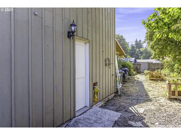 2215 MINNESOTA ST, Eugene, OR 97402