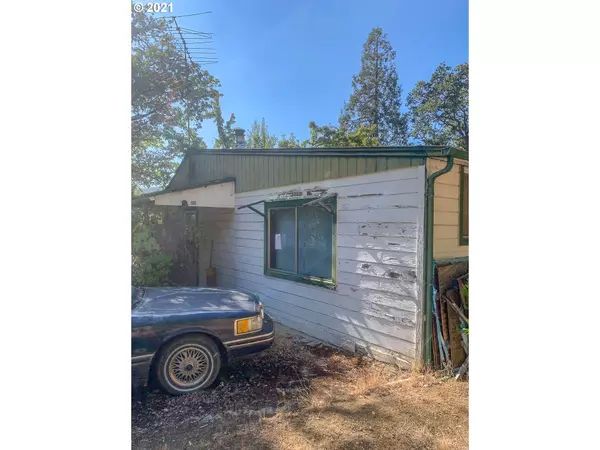 Riddle, OR 97469,3383 CANYONVILLE-RIDDLE RD