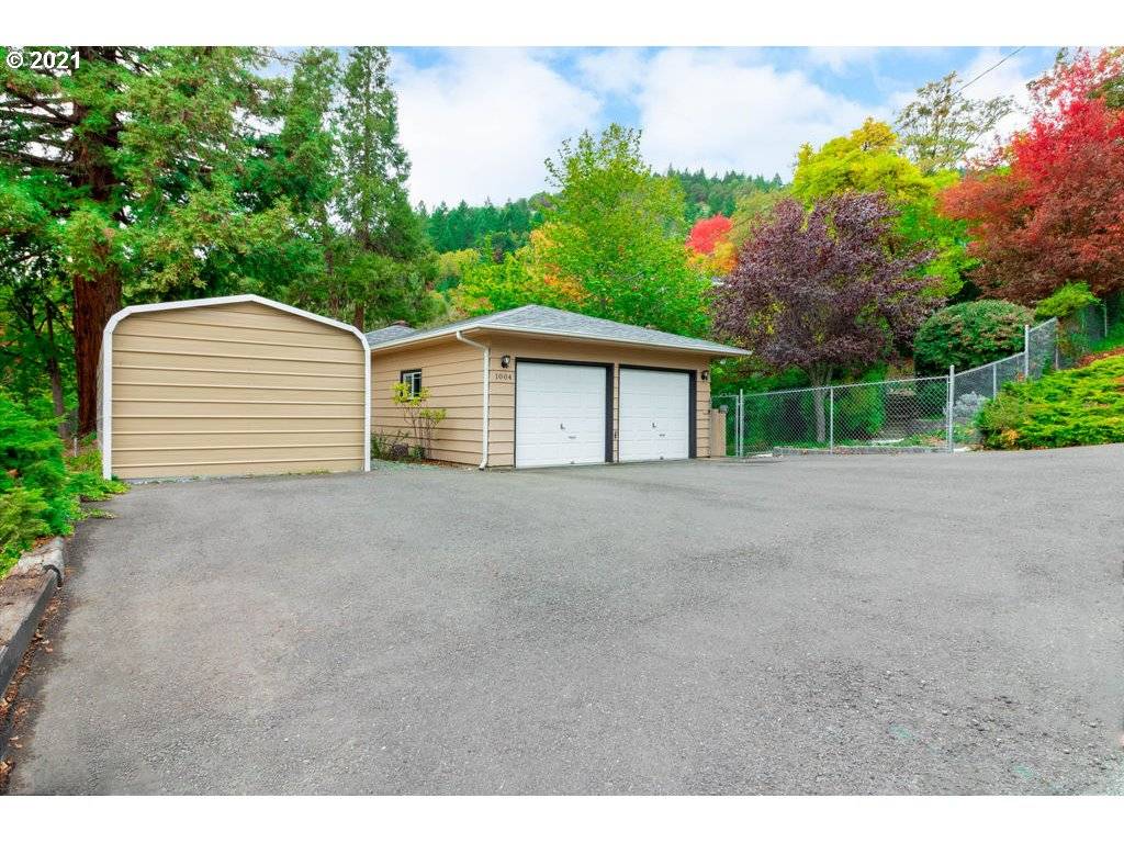1004 NE JACKSON AVE, Myrtle Creek, OR 97457