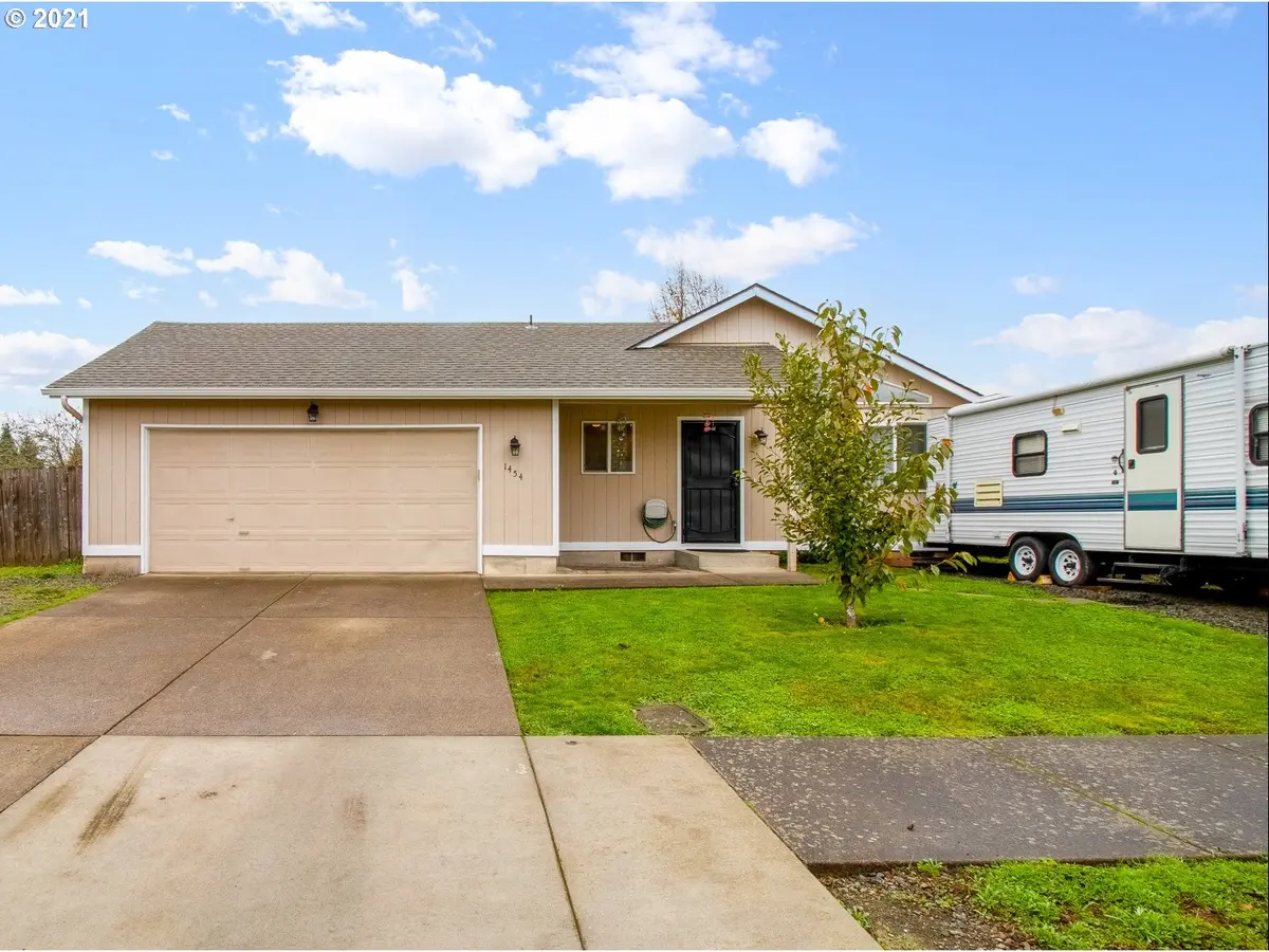 1454 BERNTZEN RD, Eugene, OR 97402