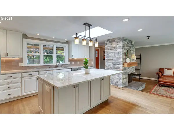 Portland, OR 97225,9015 SW WOODSIDE DR