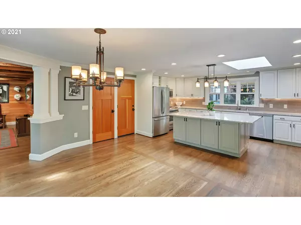 Portland, OR 97225,9015 SW WOODSIDE DR