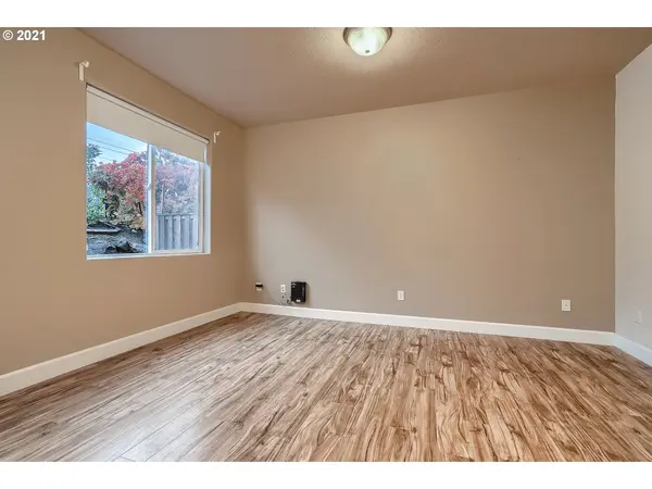 37907 KILLARNEY ST, Sandy, OR 97055