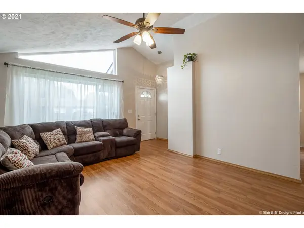 1454 BERNTZEN RD, Eugene, OR 97402