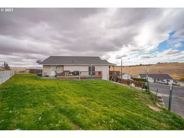 Pendleton, OR 97801,1320 SW 11TH CT