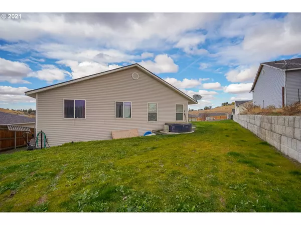 Pendleton, OR 97801,1320 SW 11TH CT