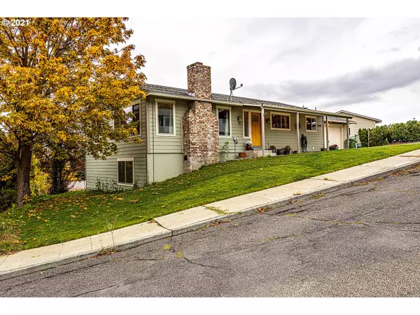 The Dalles, OR 97058,713 E 21ST PL