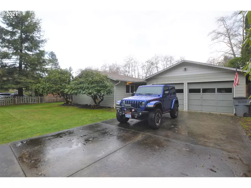 33708 Cullaby Lake LN, Warrenton, OR 97146