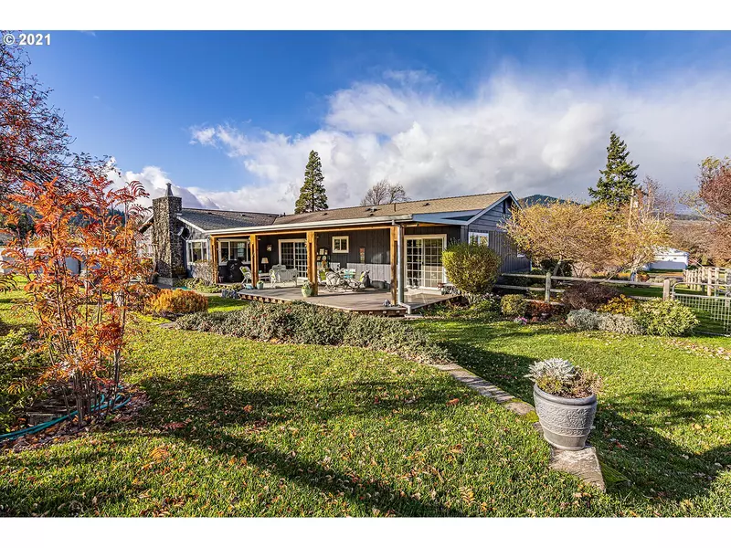 4281 POST CANYON DR, Hood River, OR 97031