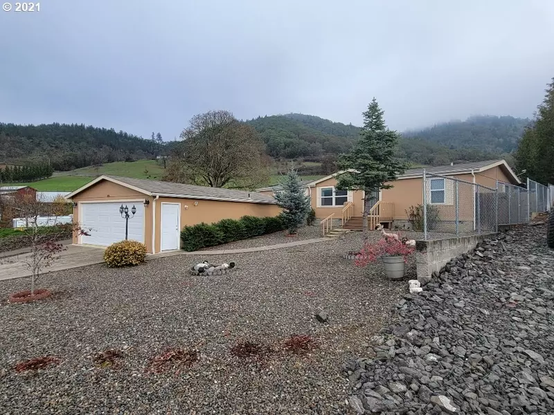 126 SILVERCREST CT, Myrtle Creek, OR 97457