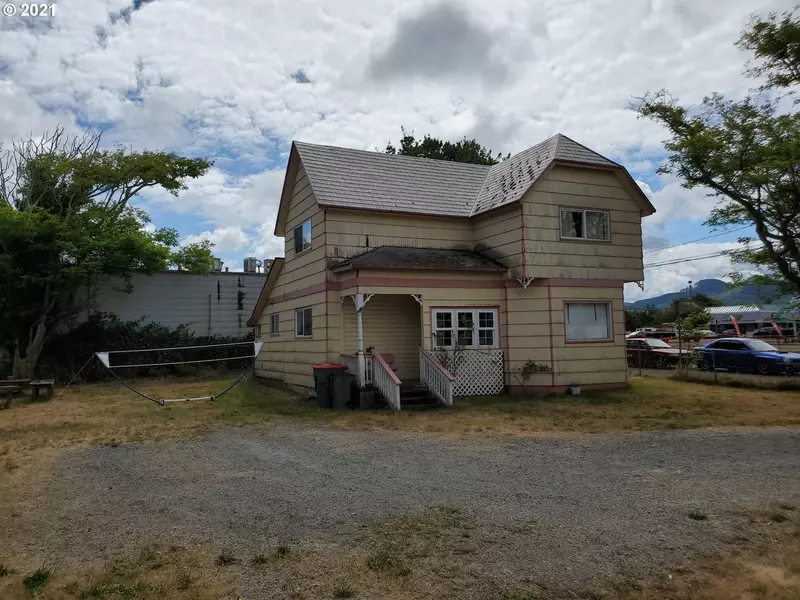 828 Avenue C, Seaside, OR 97138