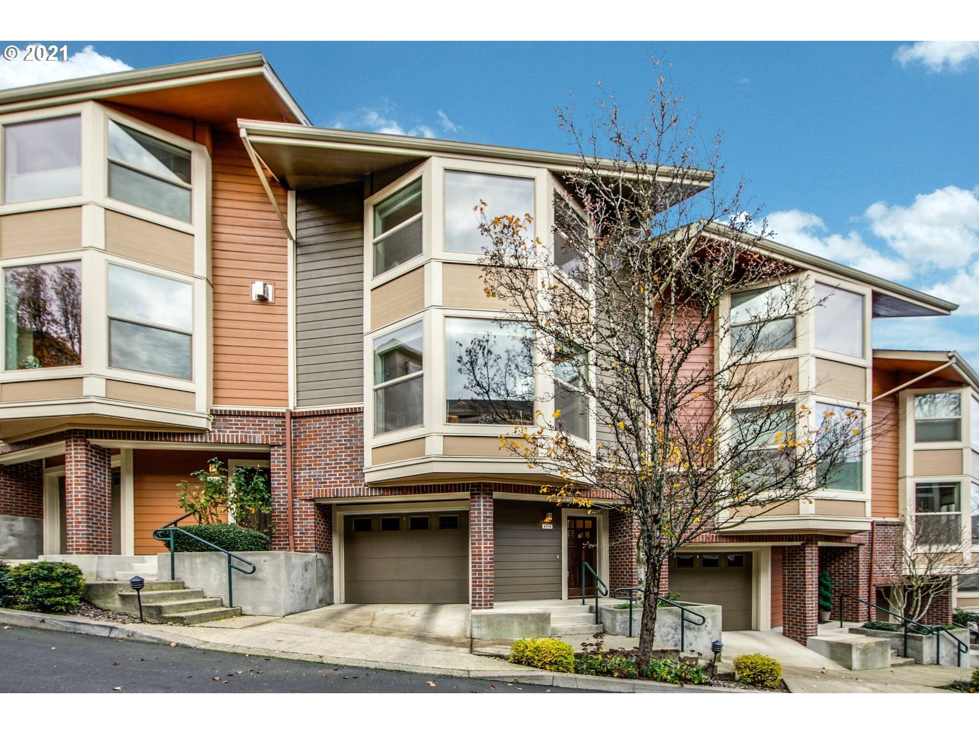 4214 S CORBETT AVE #8, Portland, OR 97239