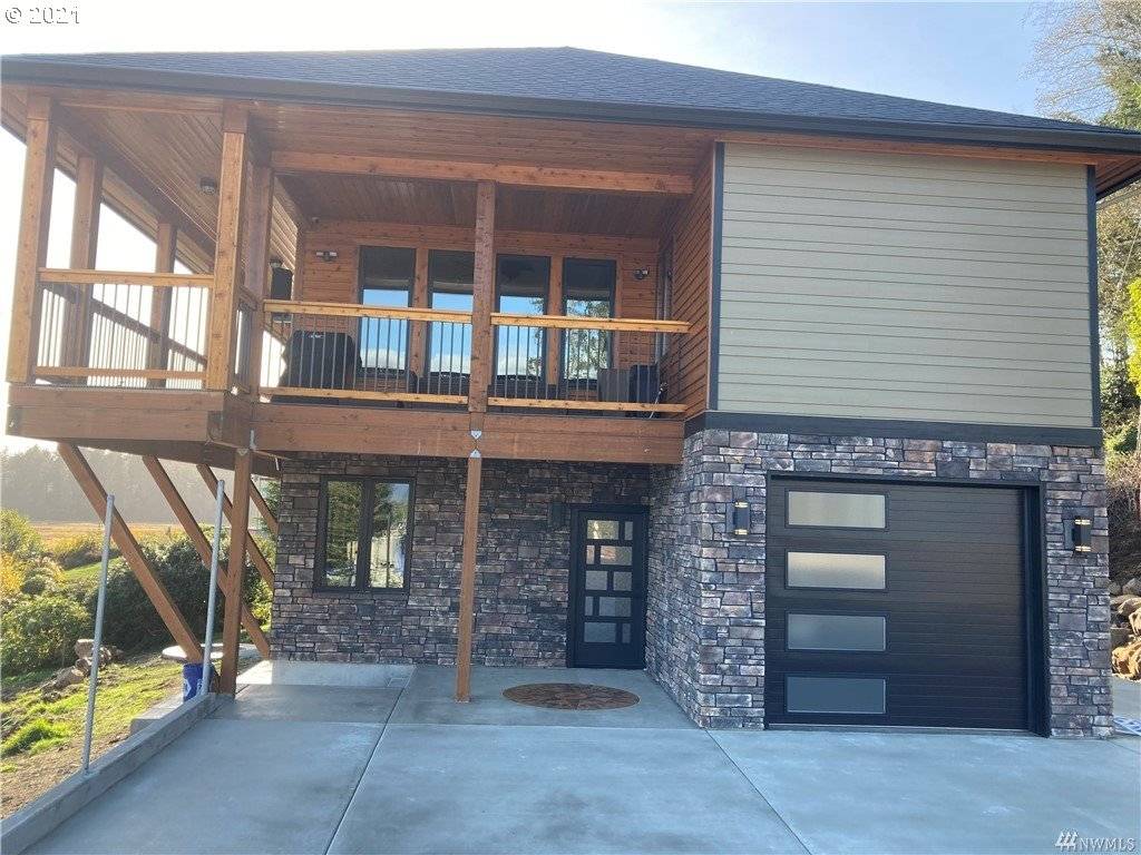 182 Robert Gray DR, Ilwaco, WA 98624