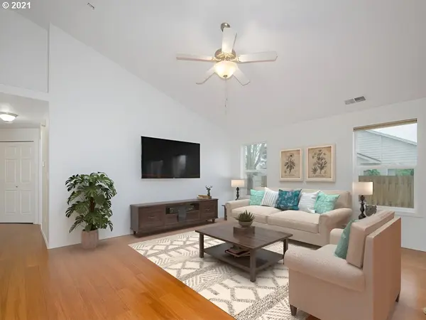 2725 ROANOKE ST, Woodburn, OR 97071