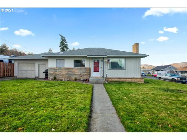 The Dalles, OR 97058,1203 BLAKELEY WAY