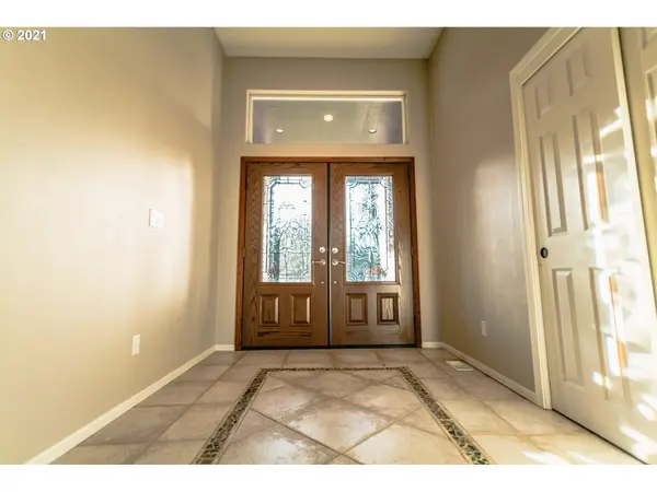 88385 OAK KNOLL RD, Veneta, OR 97487