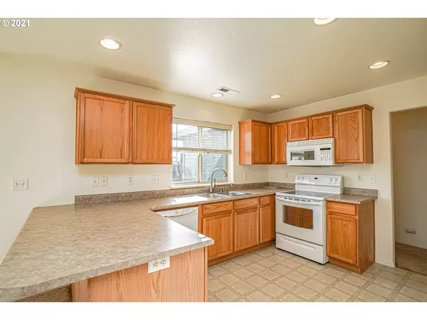 Medford, OR 97501,3015 Merriman RD #12