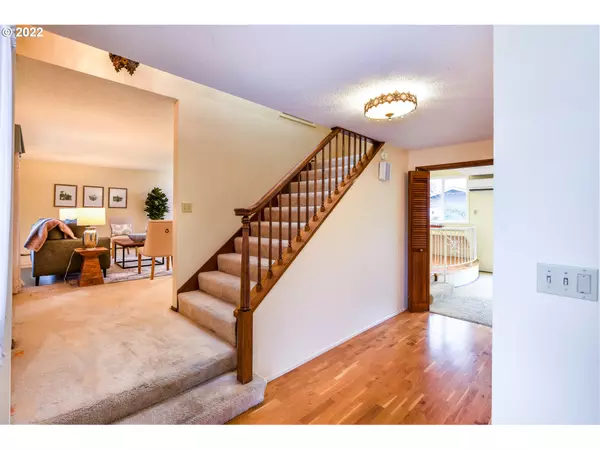 Eugene, OR 97401,2315 ROCKY LN