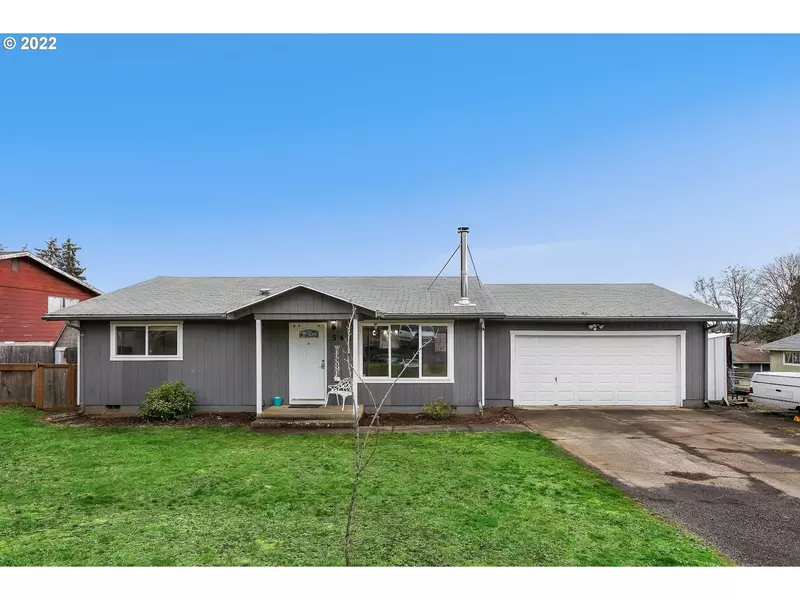 542 SW Walnut ST, Willamina, OR 97396