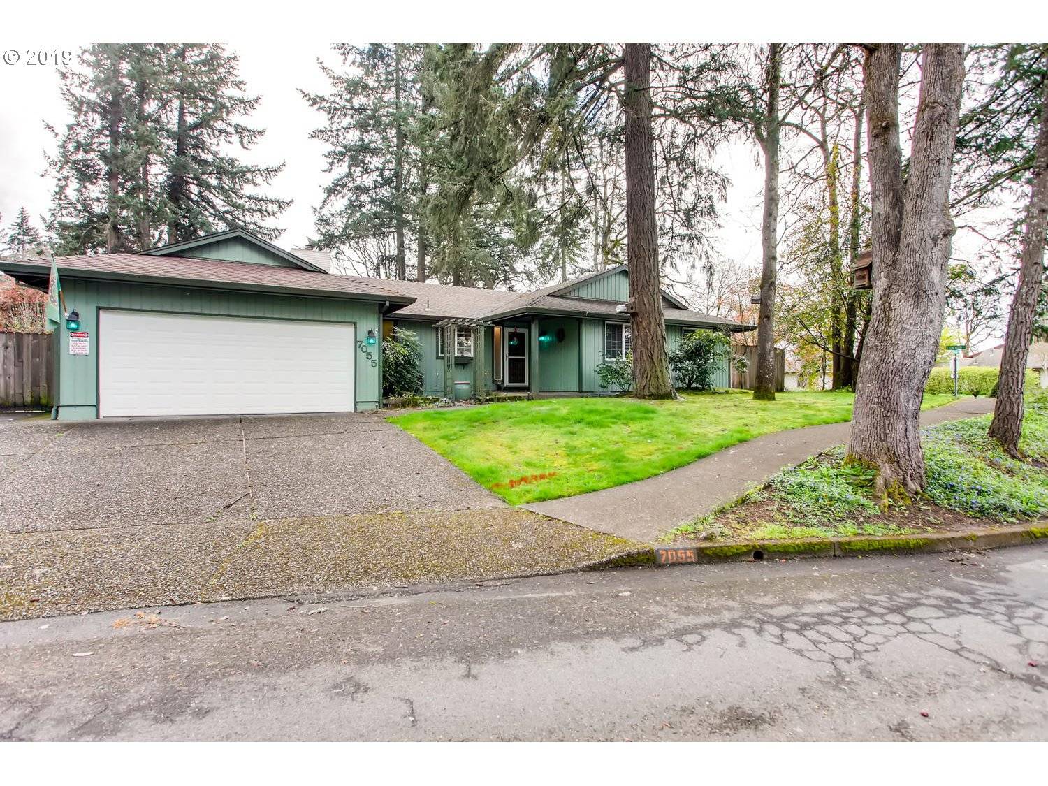 Gladstone, OR 97027,7055 RIDGEGATE DR