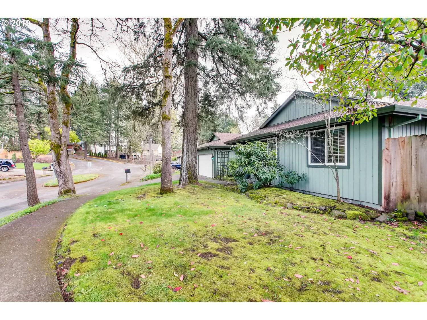 Gladstone, OR 97027,7055 RIDGEGATE DR