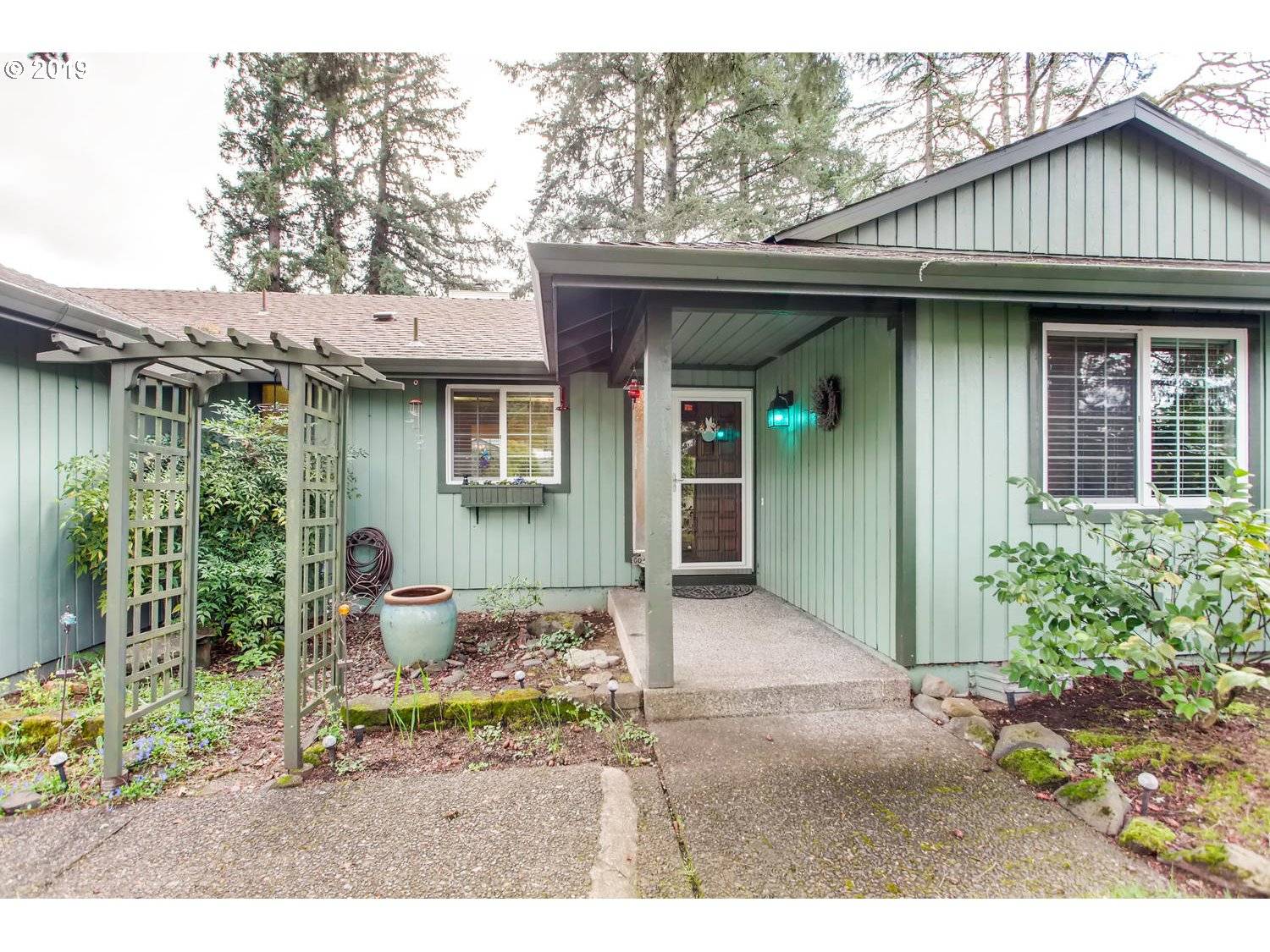 Gladstone, OR 97027,7055 RIDGEGATE DR