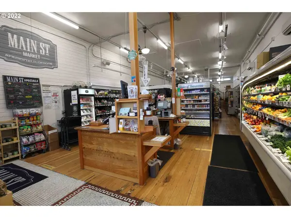 330 MAIN ST, Springfield, OR 97477