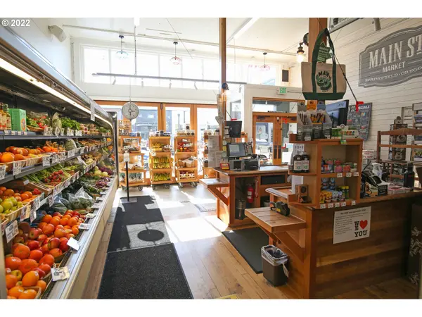 330 MAIN ST, Springfield, OR 97477