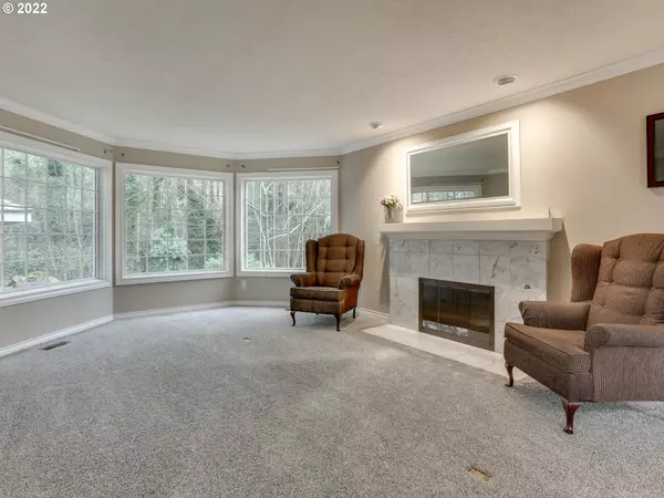 Lake Oswego, OR 97034,1050 SCHUKART LN