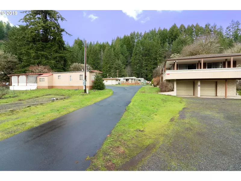 171 WOODPECKER LN #park, Elkton, OR 97436