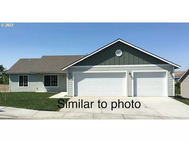 2763 Cardinal PL, Umatilla, OR 97882