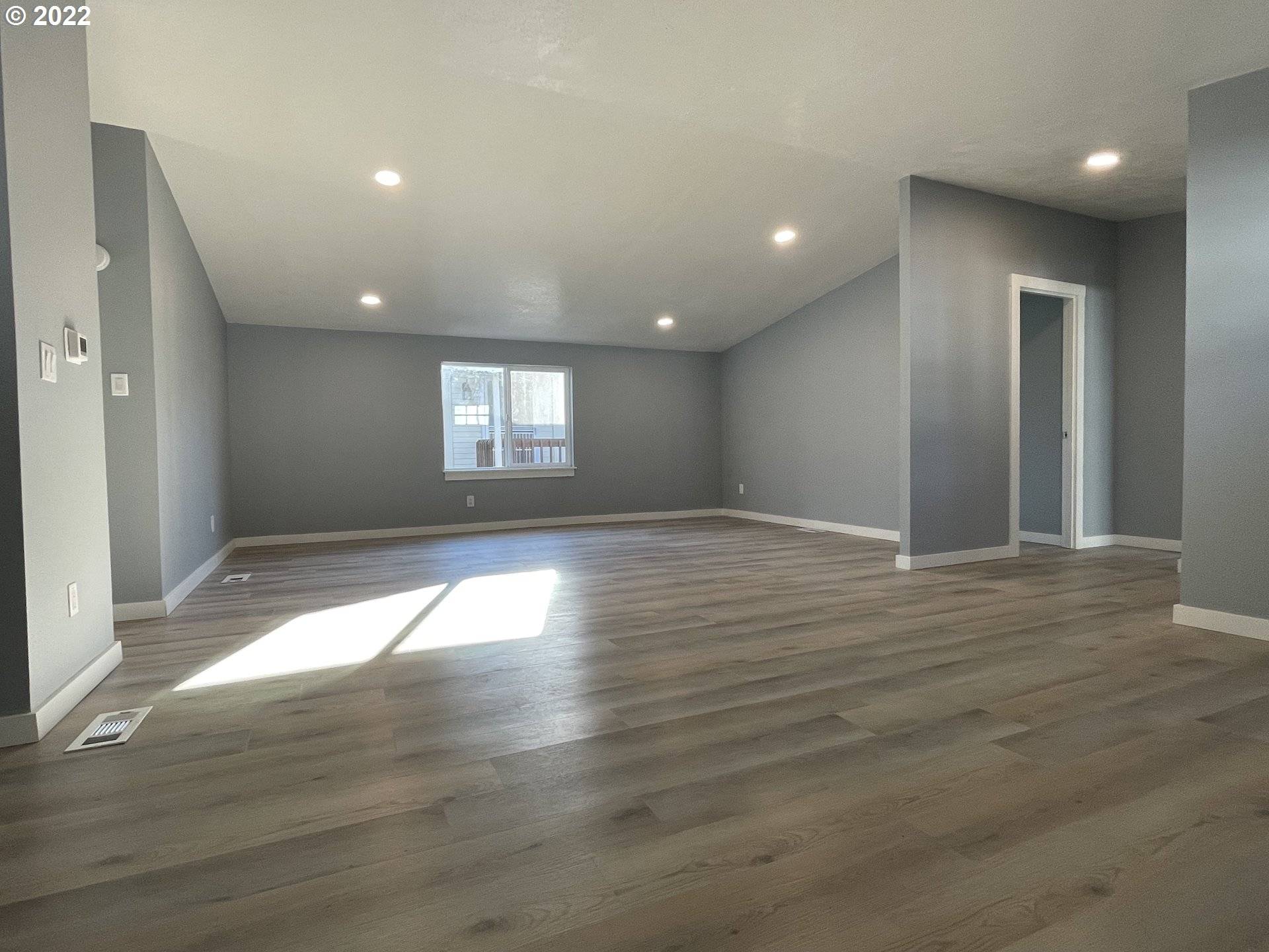 Clackamas, OR 97015,8951 SE DEAN DR #15