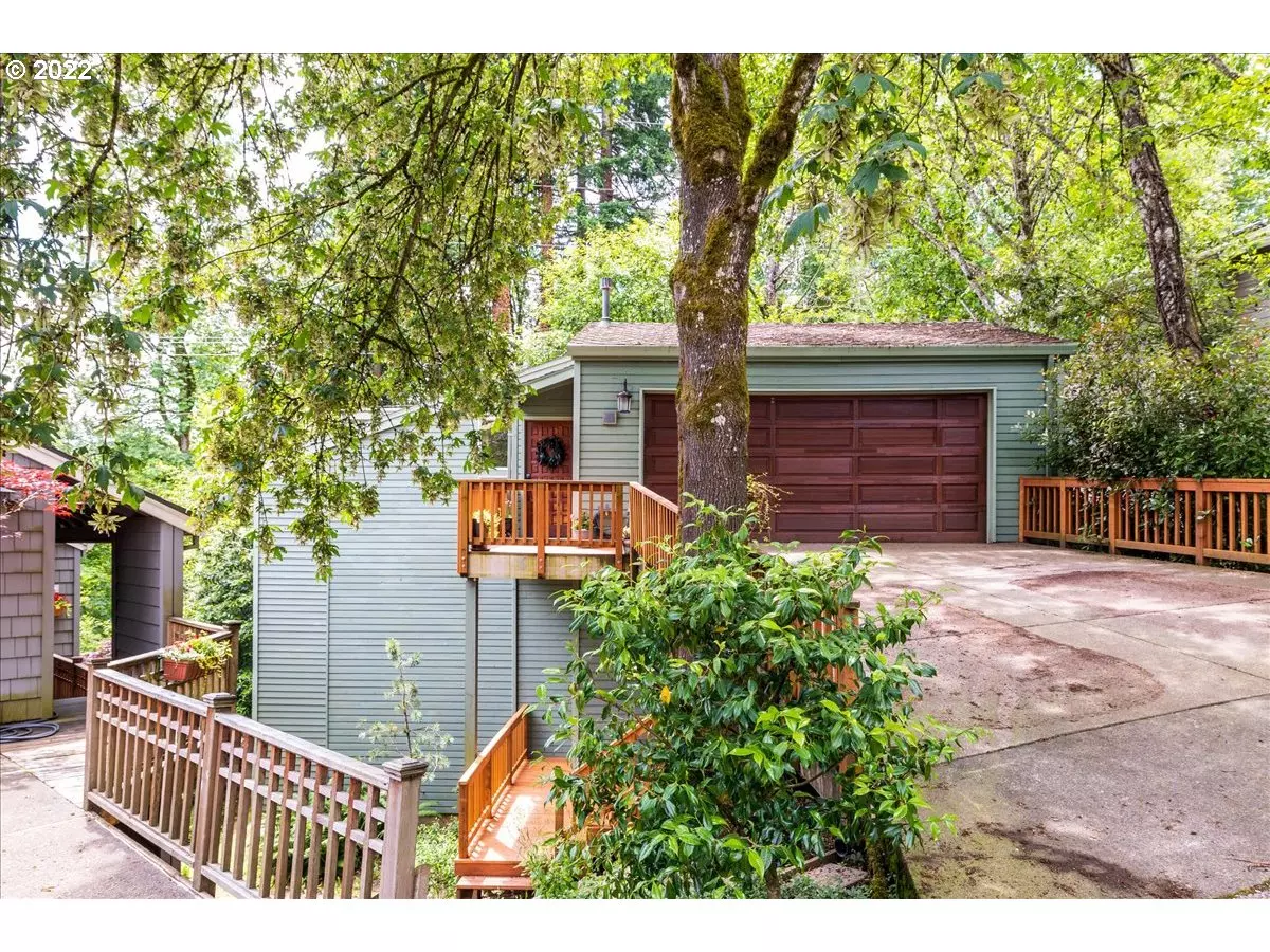 Lake Oswego, OR 97035,6 ADAMS CT