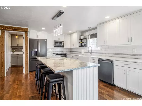 Pleasant Hill, OR 97455,84202 HILLTOP DR