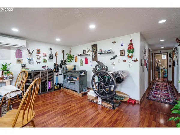 6926 SE HAZEL ST, Portland, OR 97206