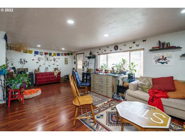 6926 SE HAZEL ST, Portland, OR 97206