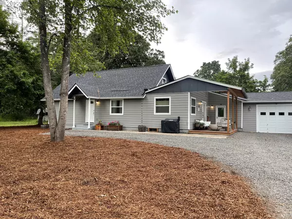 25551 E HUNTER RD, Veneta, OR 97487