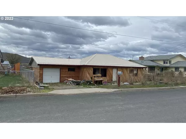 Baker City, OR 97814,530 FOOTHILL DR