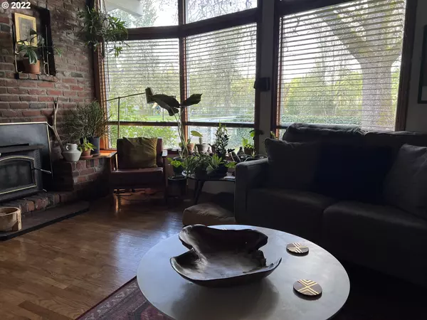 Eugene, OR 97405,3815 E AMAZON DR