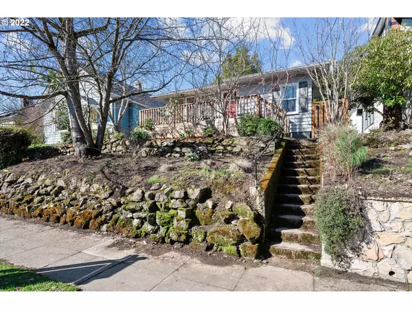 3121 SE FRANKLIN ST, Portland, OR 97202