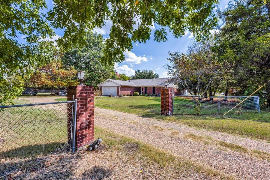 400 S Gardner, Whitewright, TX 75491