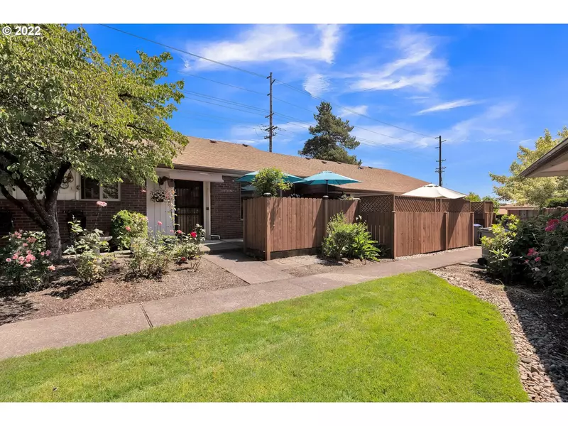 15100 SW CROWN DR #3, King City, OR 97224