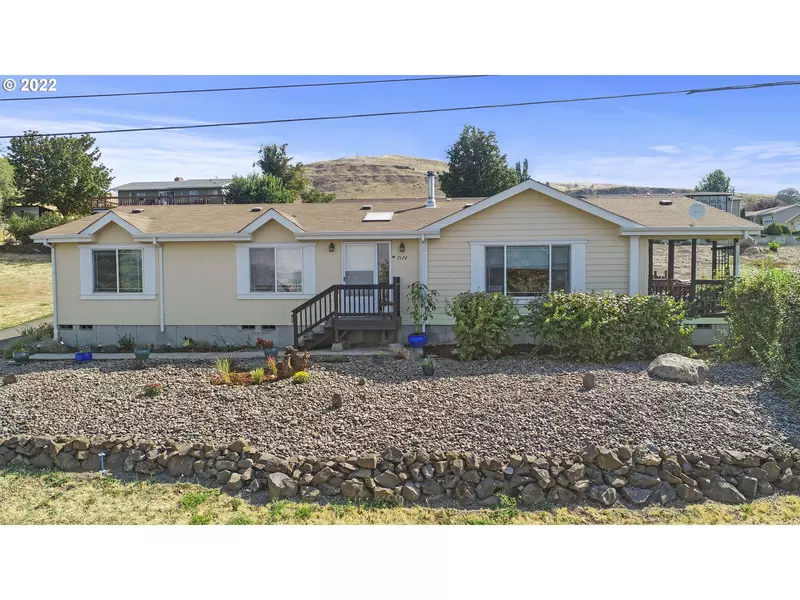 2124 E 16TH, The Dalles, OR 97058